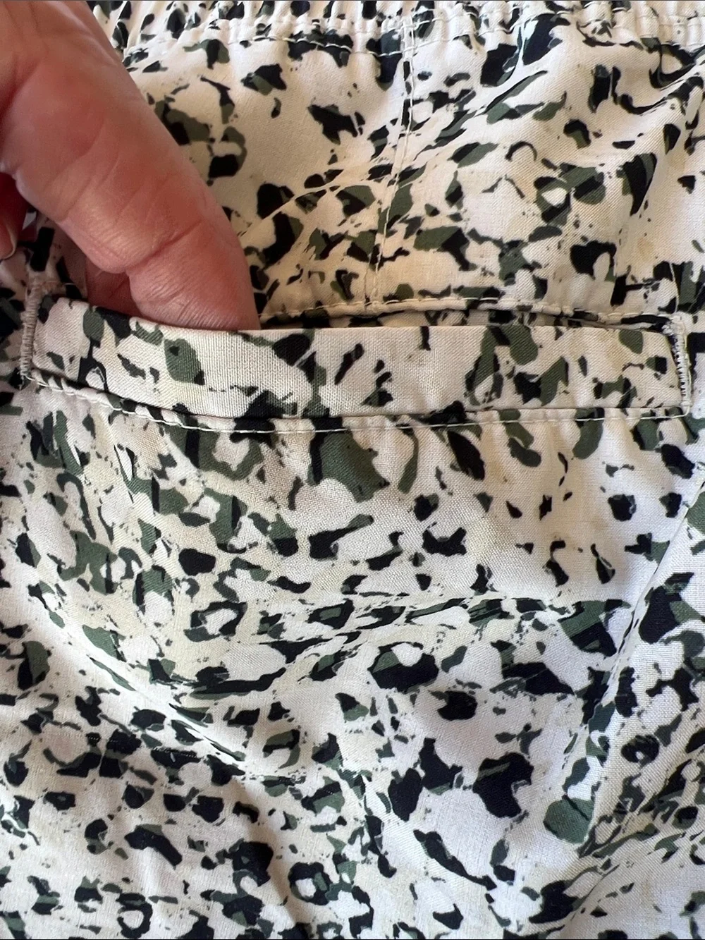 Old Navy Cream and Black Printed Kids Shorts